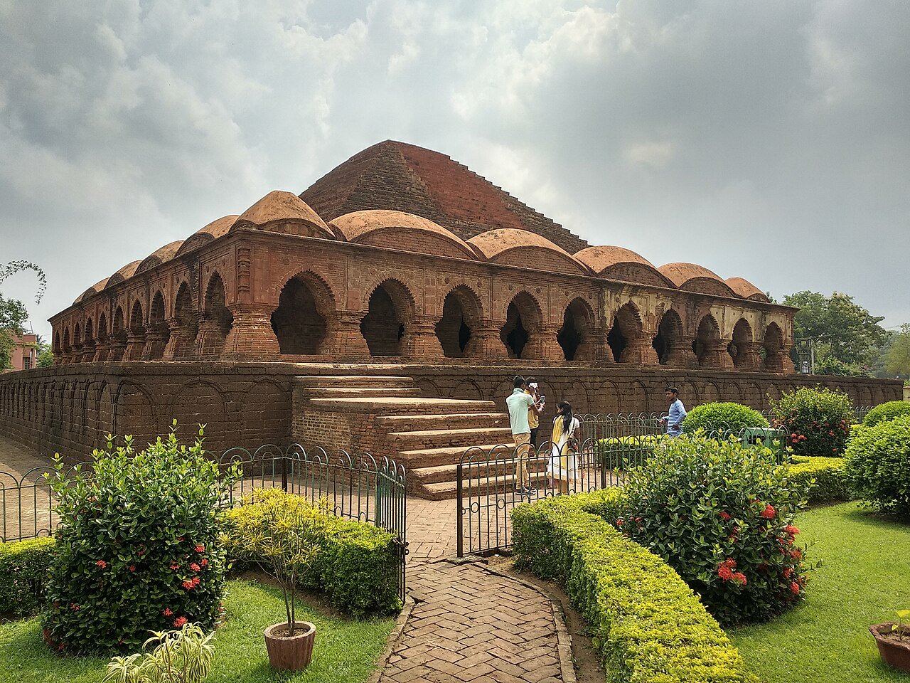 Google Maps 3-pack profile for authentic Baluchari silk saree outlet near Rasmancha Bishnupur